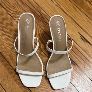 Boohoo Cream Strappy Sandals for Women NEW